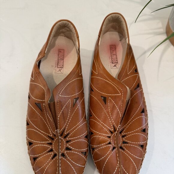 Pikolinos Jerez Loafers with floral embroidery and cut-out detail Size 39 - Picture 3 of 6